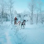 Aurora Hill Resort, *