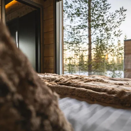 Aurora Hill Resort, *