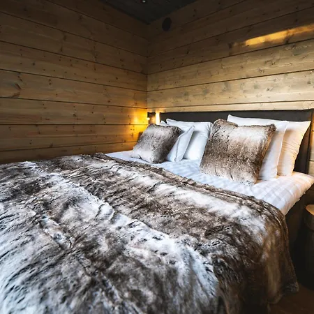 Aurora Hill Resort, Отель