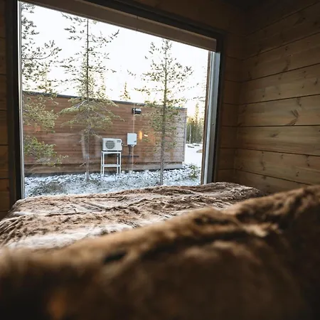 Aurora Hill Resort, * Рованиеми