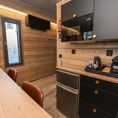 Hotel Aurora Hill Resort, *