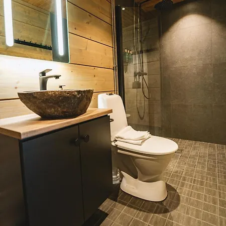 Aurora Hill Resort, * Рованиеми