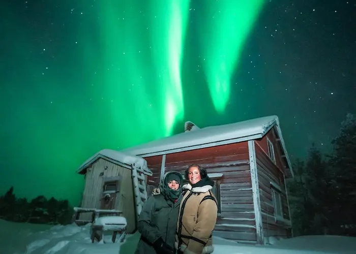 Aurora Hill Resort, 酒店 罗瓦涅米