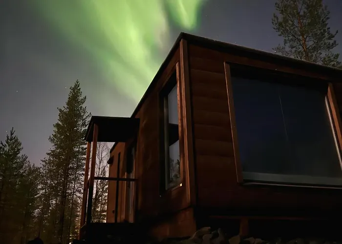 Aurora Hill Resort, 酒店 罗瓦涅米