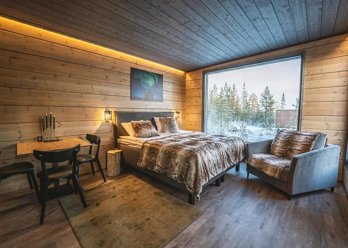 Aurora Hill Resort, 酒店 罗瓦涅米