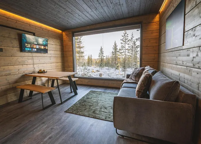 Aurora Hill Resort, 酒店 罗瓦涅米