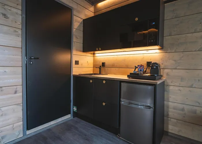 Aurora Hill Resort, * 罗瓦涅米